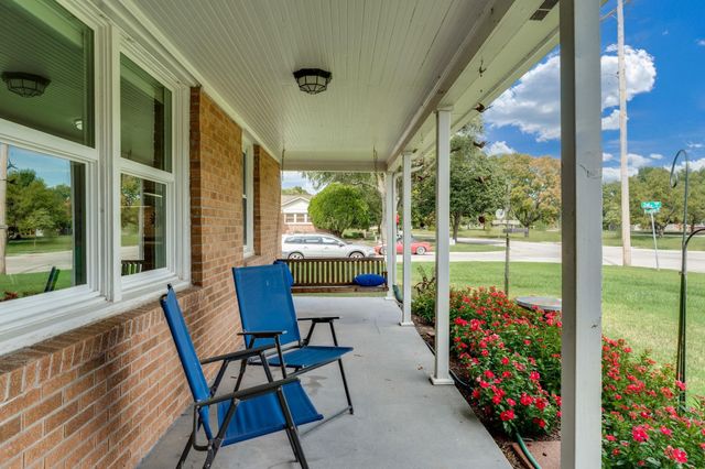 245 N Brookside St, Wichita, KS 67208