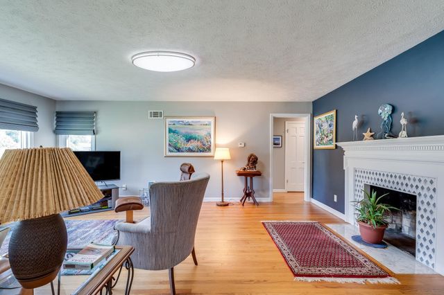 245 N Brookside St, Wichita, KS 67208