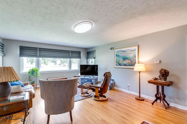 245 N Brookside St, Wichita, KS 67208