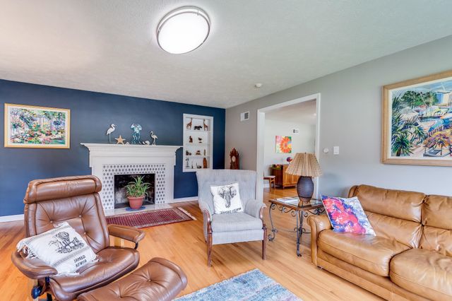 245 N Brookside St, Wichita, KS 67208