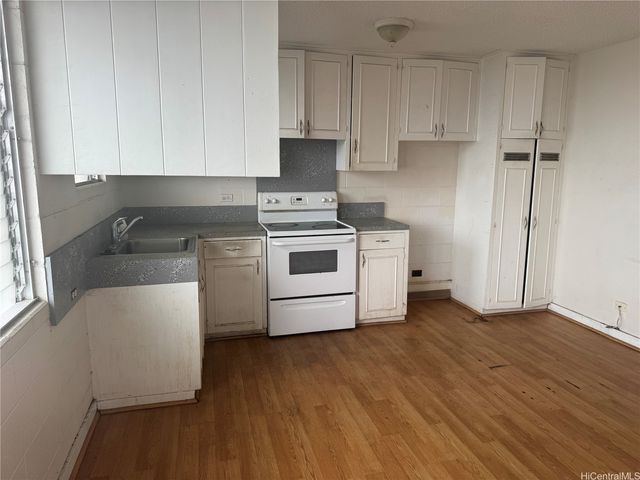 1516 Emerson Street 104, Honolulu, HI 96813