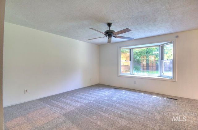 2916 Iowa Avenue, Caldwell, ID 83605