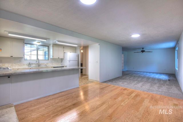 2916 Iowa Avenue, Caldwell, ID 83605