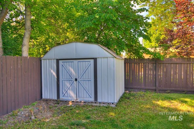 2916 Iowa Avenue, Caldwell, ID 83605