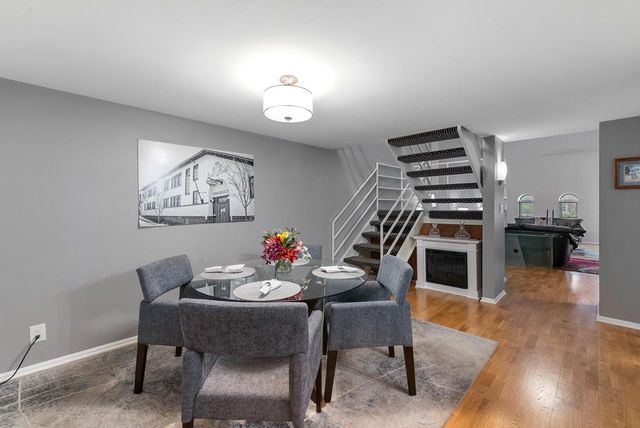 270 E Highland AVENUE #1021, Milwaukee, WI 53202