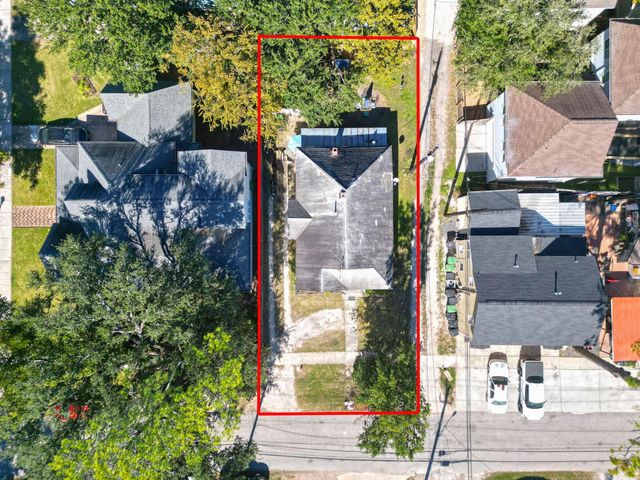 403 E 8th Street, Houston, TX 77007