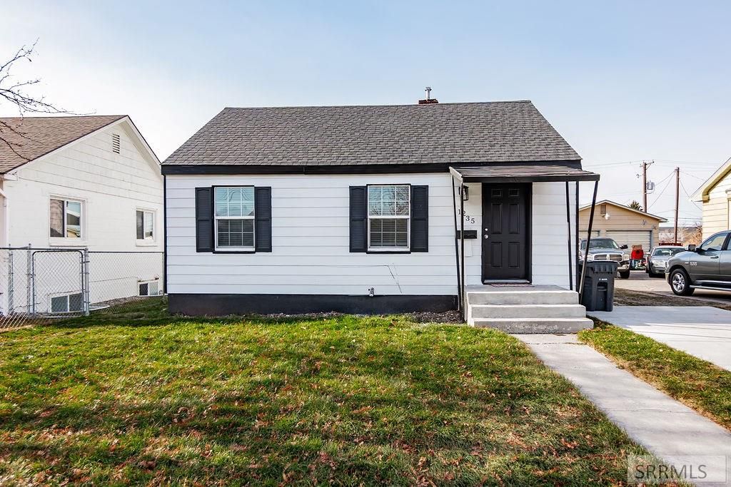 Image 3 of property listing at 1235 Ada Avenue, Idaho Falls, ID 83402