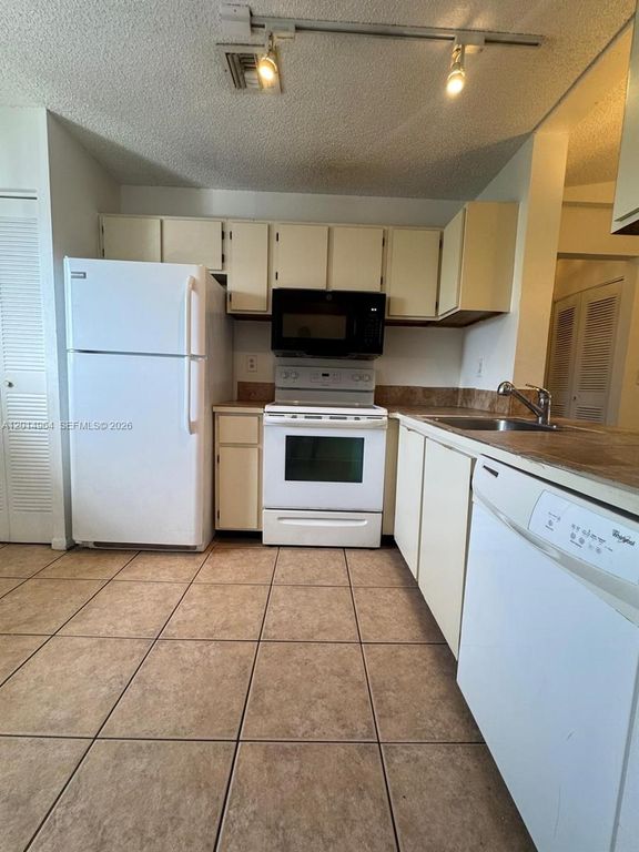 142 NW 60th Ave 6-2, Margate, FL 33063