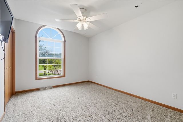 604 Redbird Run, Tiffin, IA 52340