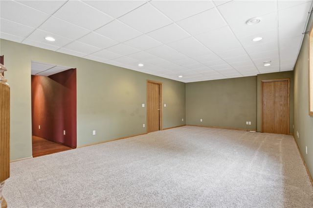 604 Redbird Run, Tiffin, IA 52340