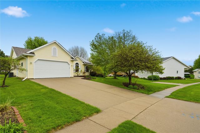 604 Redbird Run, Tiffin, IA 52340