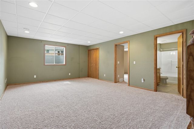 604 Redbird Run, Tiffin, IA 52340