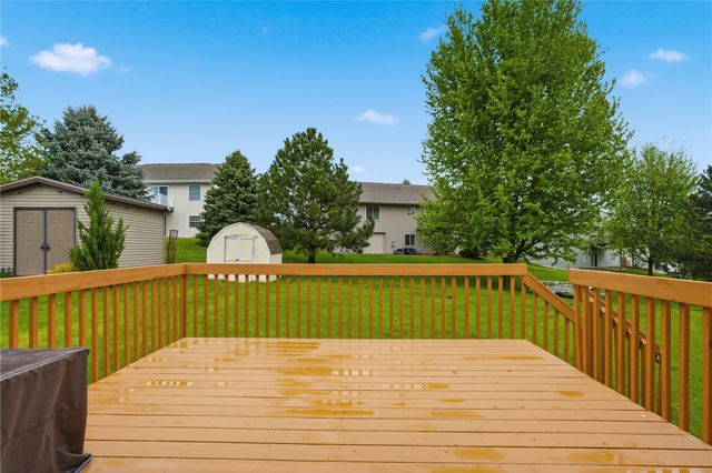 604 Redbird Run, Tiffin, IA 52340