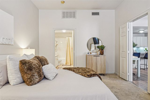 2305 Worthington Street 114, Dallas, TX 75204