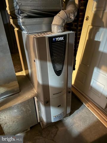 2909 ROYDEN ST, Camden, NJ 08105