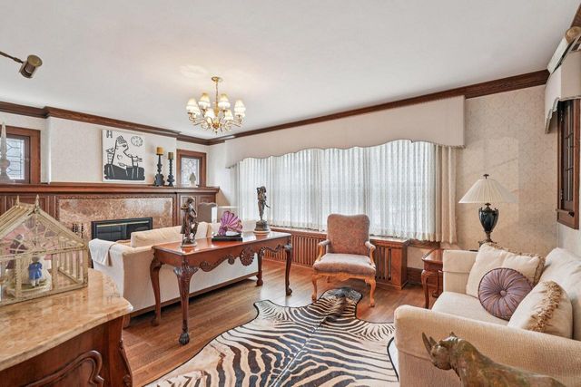 7500 Hillcrest DRIVE, Wauwatosa, WI 53213