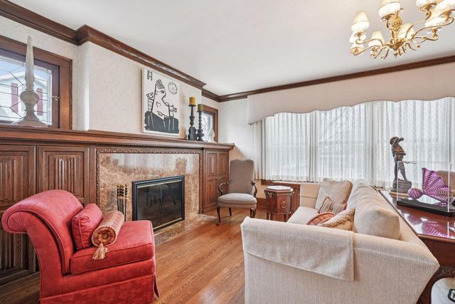 7500 Hillcrest DRIVE, Wauwatosa, WI 53213