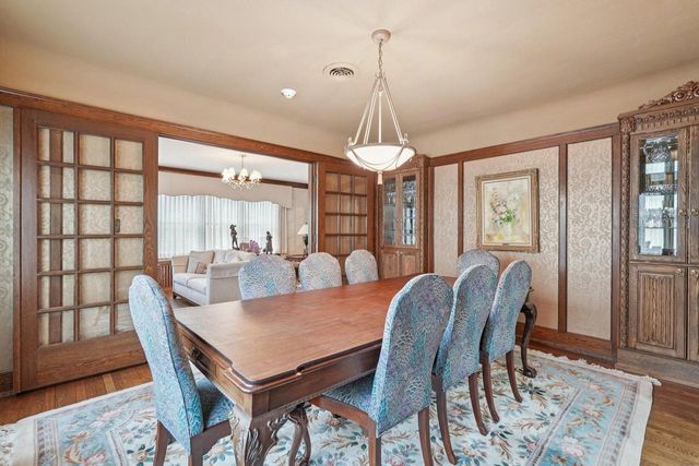 7500 Hillcrest DRIVE, Wauwatosa, WI 53213