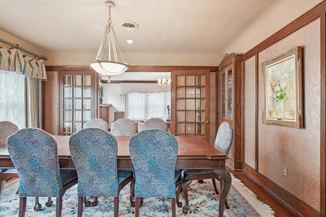 7500 Hillcrest DRIVE, Wauwatosa, WI 53213