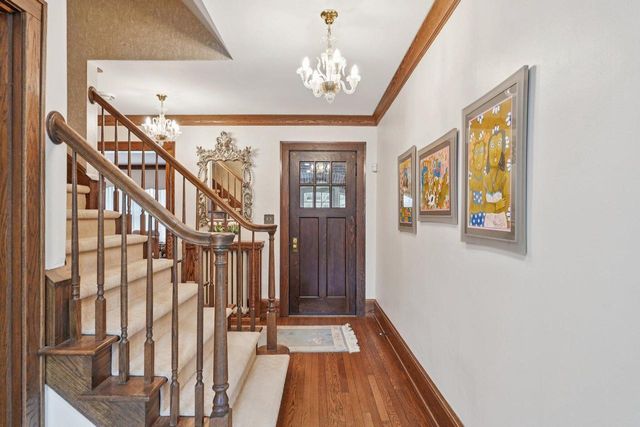 7500 Hillcrest DRIVE, Wauwatosa, WI 53213