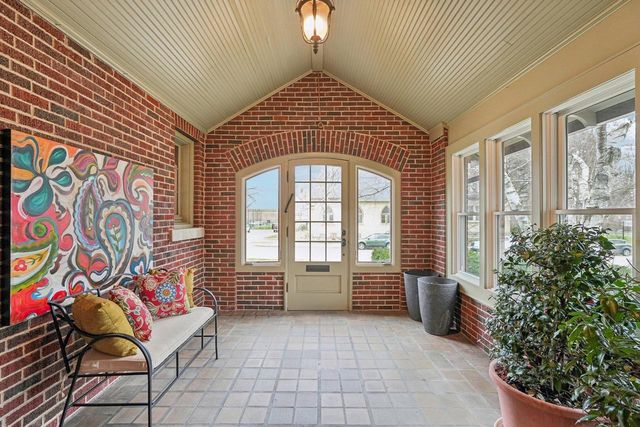 7500 Hillcrest DRIVE, Wauwatosa, WI 53213