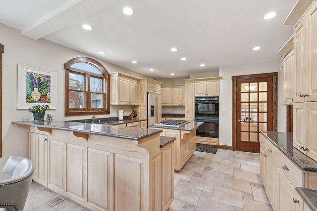 7500 Hillcrest DRIVE, Wauwatosa, WI 53213