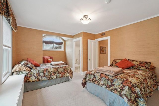 7500 Hillcrest DRIVE, Wauwatosa, WI 53213