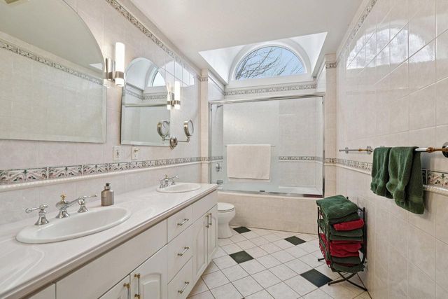 7500 Hillcrest DRIVE, Wauwatosa, WI 53213