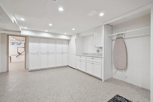 7500 Hillcrest DRIVE, Wauwatosa, WI 53213