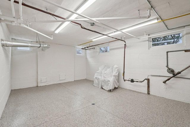 7500 Hillcrest DRIVE, Wauwatosa, WI 53213