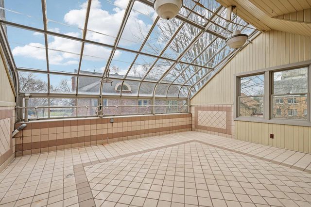 7500 Hillcrest DRIVE, Wauwatosa, WI 53213