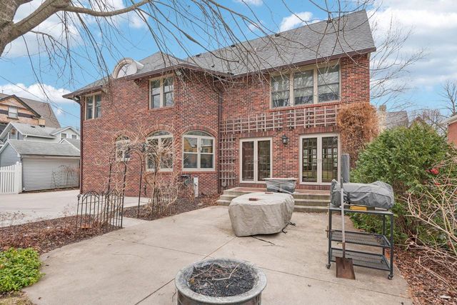 7500 Hillcrest DRIVE, Wauwatosa, WI 53213