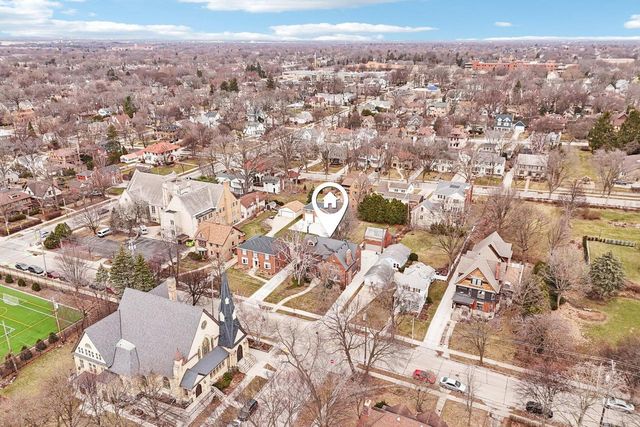 7500 Hillcrest DRIVE, Wauwatosa, WI 53213