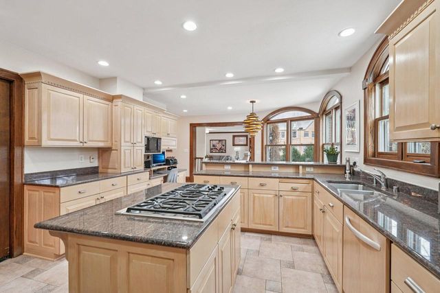 7500 Hillcrest DRIVE, Wauwatosa, WI 53213