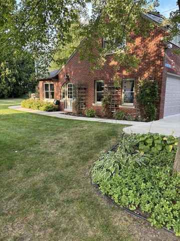 7500 Hillcrest DRIVE, Wauwatosa, WI 53213