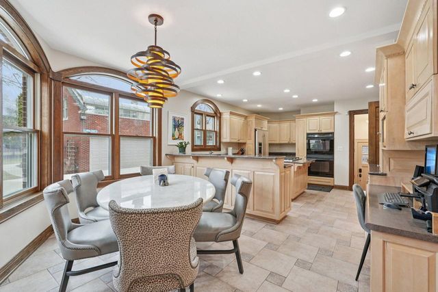 7500 Hillcrest DRIVE, Wauwatosa, WI 53213