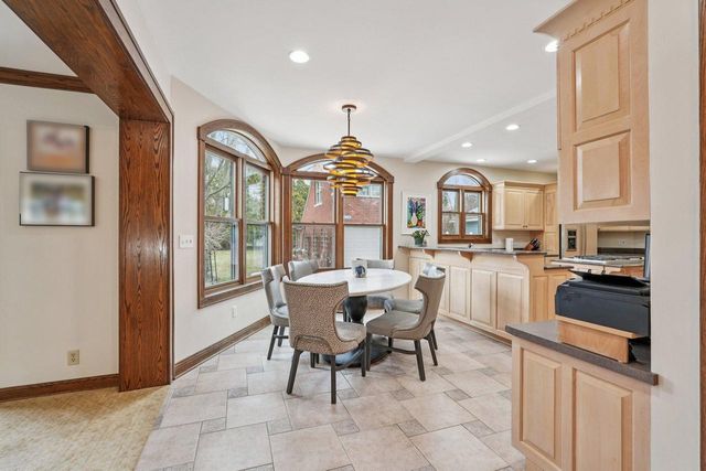 7500 Hillcrest DRIVE, Wauwatosa, WI 53213