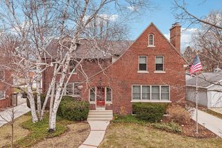 7500 Hillcrest DRIVE, Wauwatosa, WI 53213