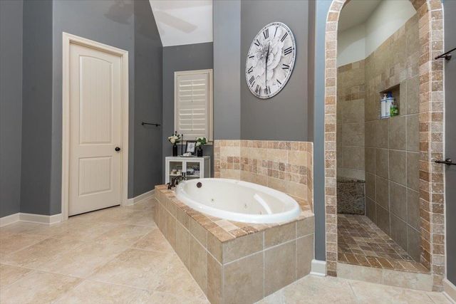 10181 IVY OAK LN, Lakeland, TN 38002