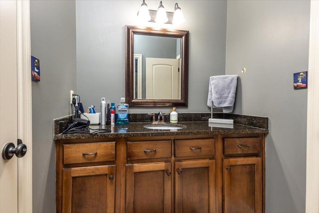 10181 IVY OAK LN, Lakeland, TN 38002