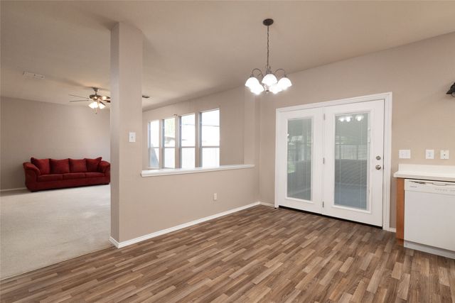 7515 Cresswell Drive, Arlington, TX 76001