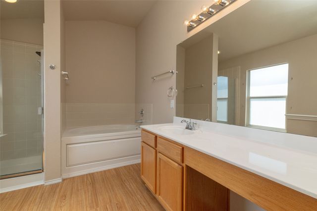 7515 Cresswell Drive, Arlington, TX 76001