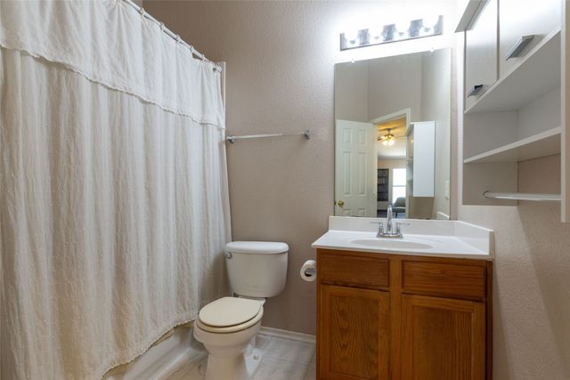 7515 Cresswell Drive, Arlington, TX 76001