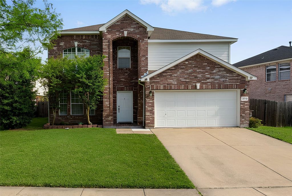 7515 Cresswell Drive, Arlington, TX 76001