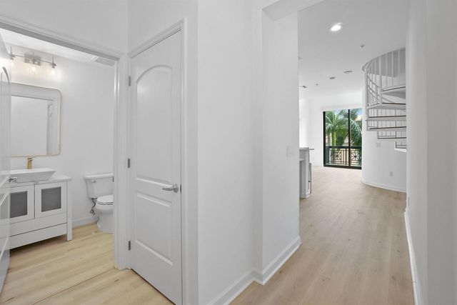 801 S Olive Avenue 211, West Palm Beach, FL 33401