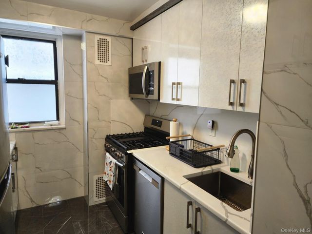 61-25 98th Street 6E, Rego Park, NY 11374