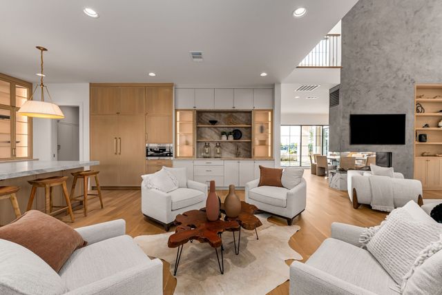 10050 Gooding Drive, Dallas, TX 75229