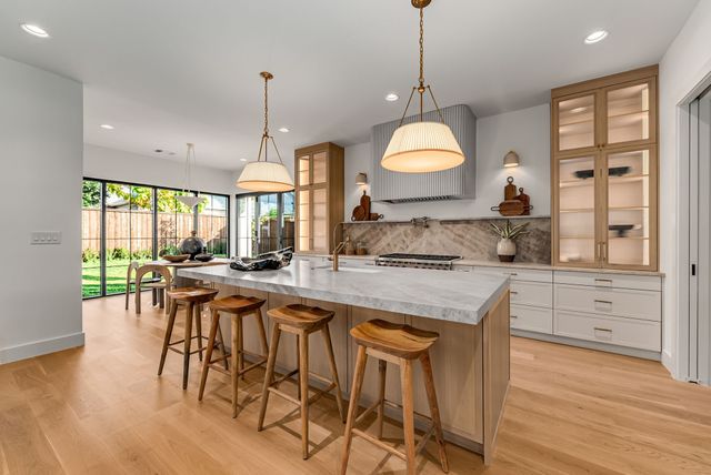 10050 Gooding Drive, Dallas, TX 75229