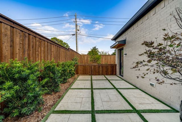 10050 Gooding Drive, Dallas, TX 75229
