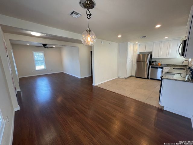 743 Eleanor Ave Apt 201, San Antonio, TX 78209